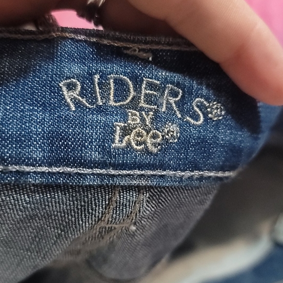 Capris - Picture 2 of 3